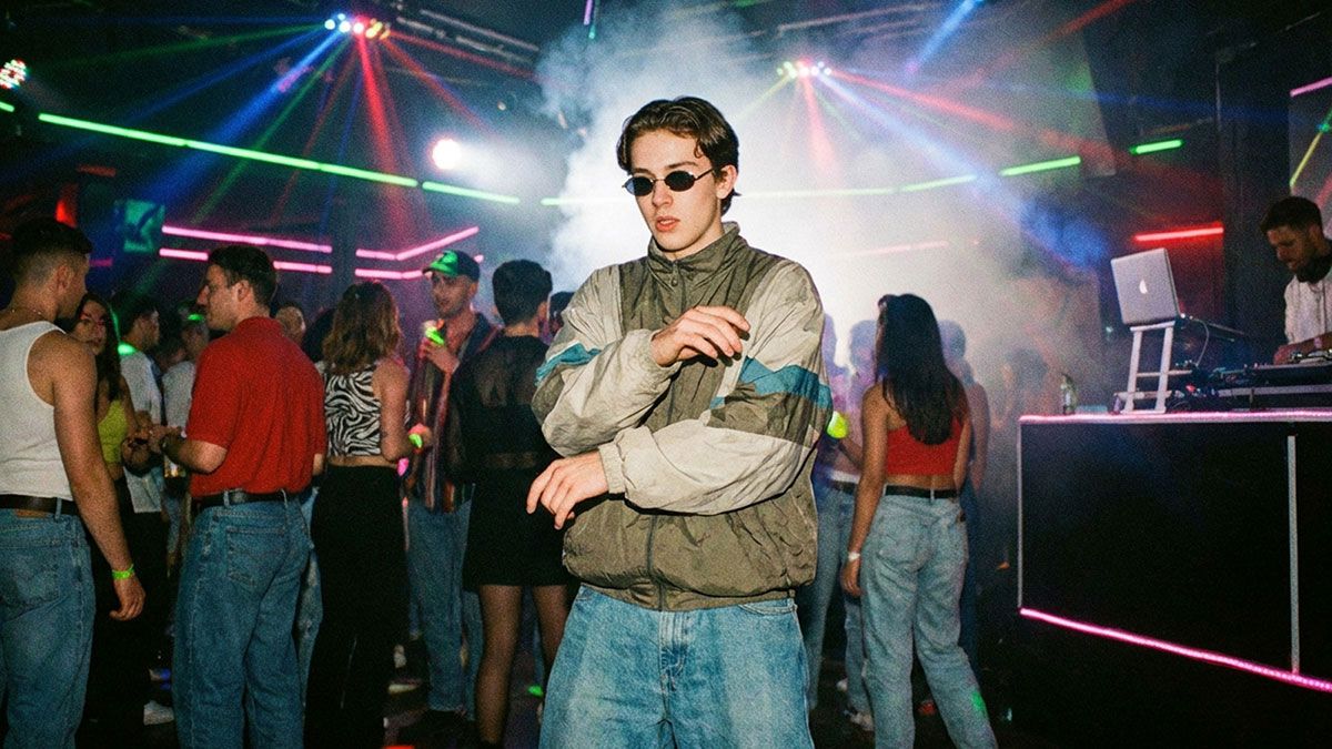 90s Sunglasses Got Smaller: Minimalism Takes Over